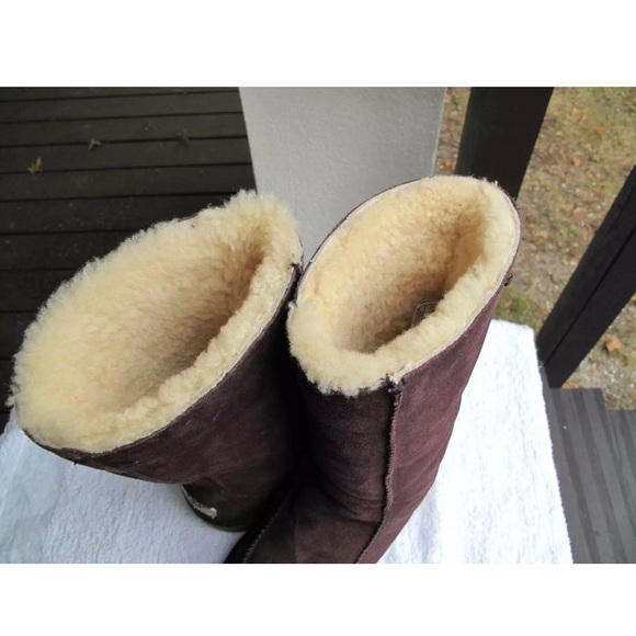 COPY - UGGs Australia Winter Boots - Picture 4 of 5